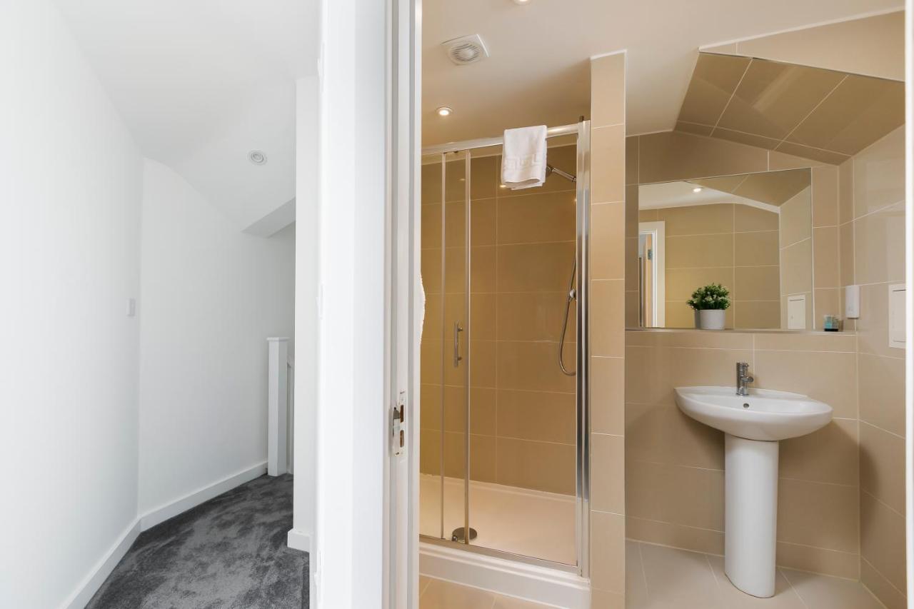 Skyvillion - 4 Bed Luxury Apartment With Balcony & Parking Энфилд Экстерьер фото